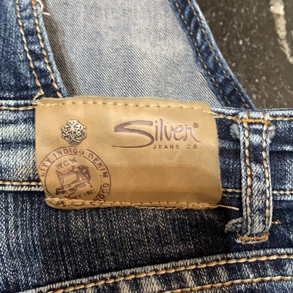 Girls Silver Jean short overalls size8 - Picture 3 of 4